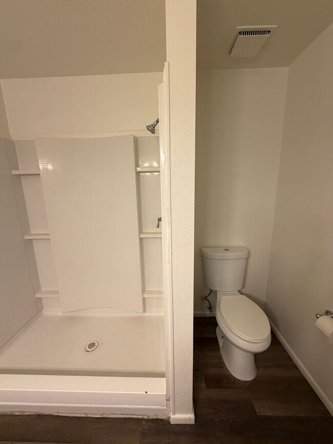 Building Photo - 1431 S Lazona Dr