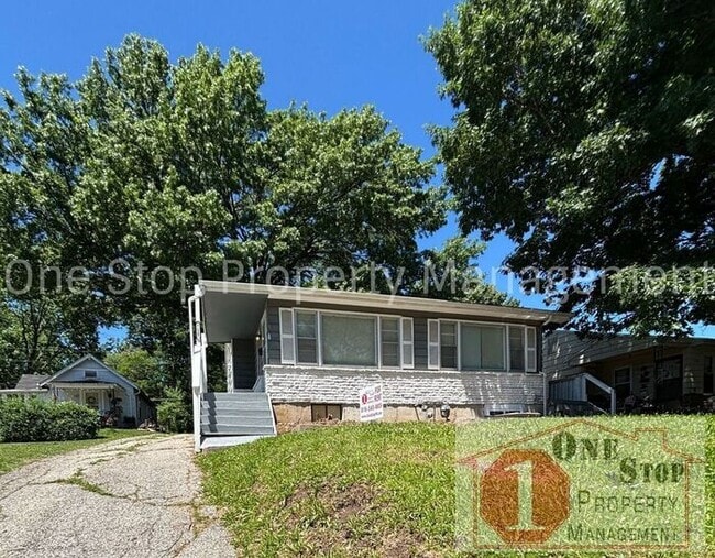 Primary Photo - Beautifully Remodeled 2-bedroom, 1-bath ho...