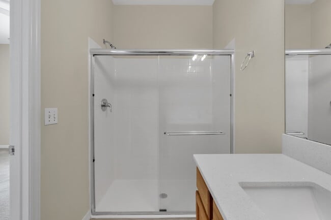 Building Photo - 3-Bedroom Townhome with Private Pool | Mas...