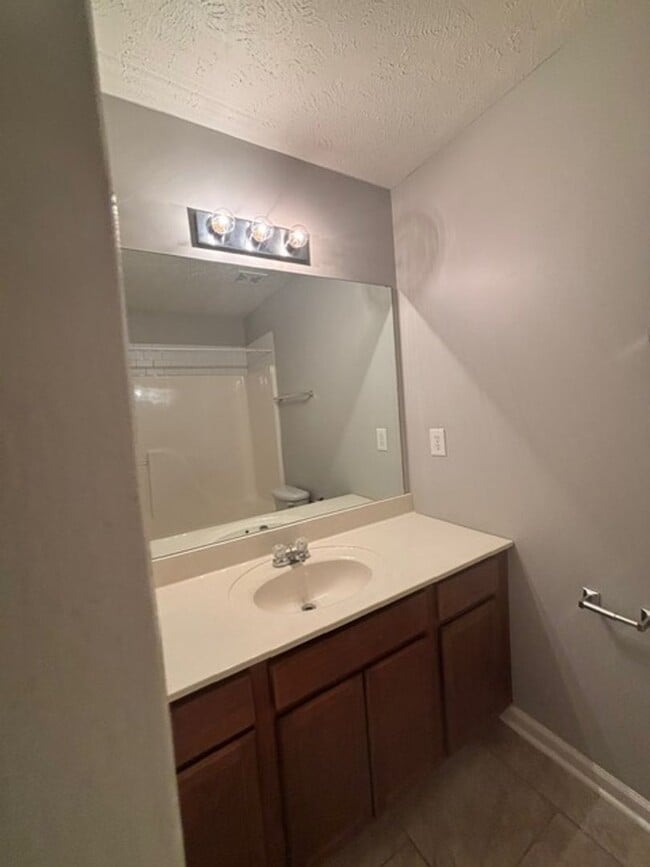 Building Photo - Stewarts Landing Neighborhood, Easy access to I-24