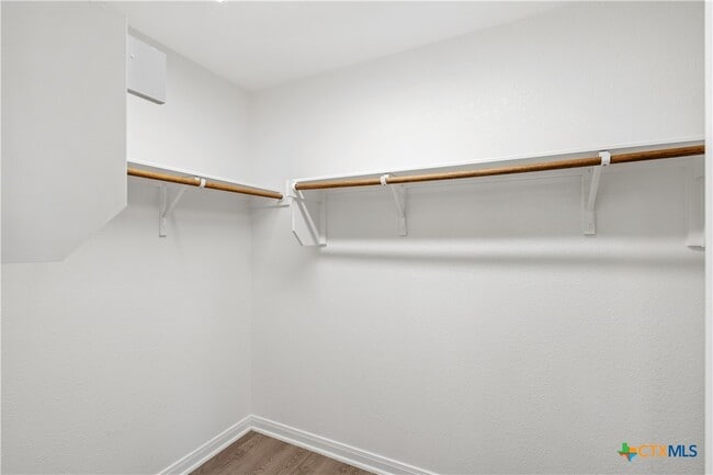 Building Photo - 1231 Kiskadee Branch Dr
