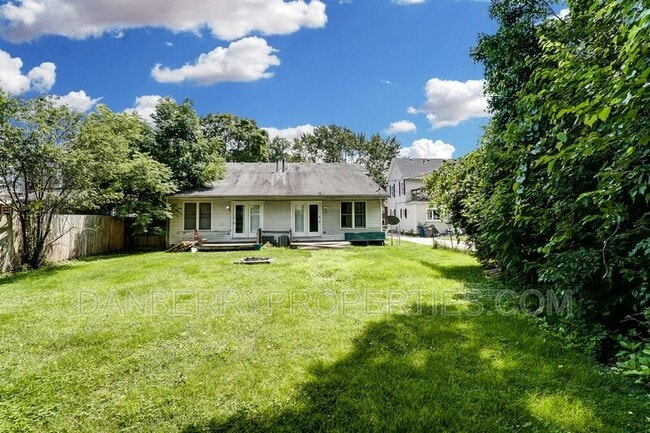 Building Photo - 3164 Kylemore Rd