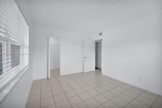 Building Photo - 6900 SW 5th St