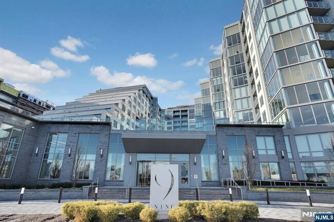 Building Photo - 9 Ave at Port Imperial