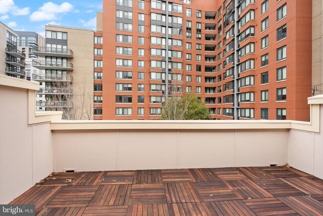 Building Photo - 1508 16th Ct N