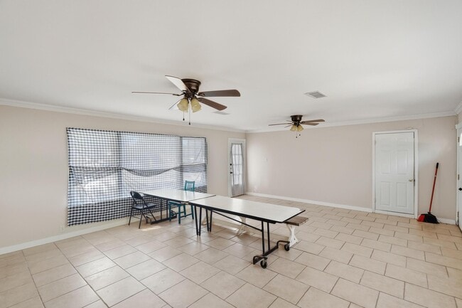 Building Photo - 1350 Amarillo St