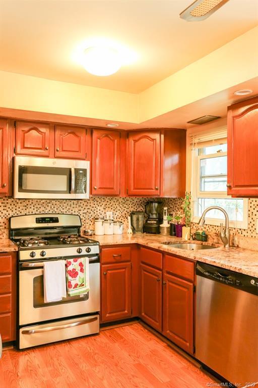 Building Photo - 431 Glenbrook Rd