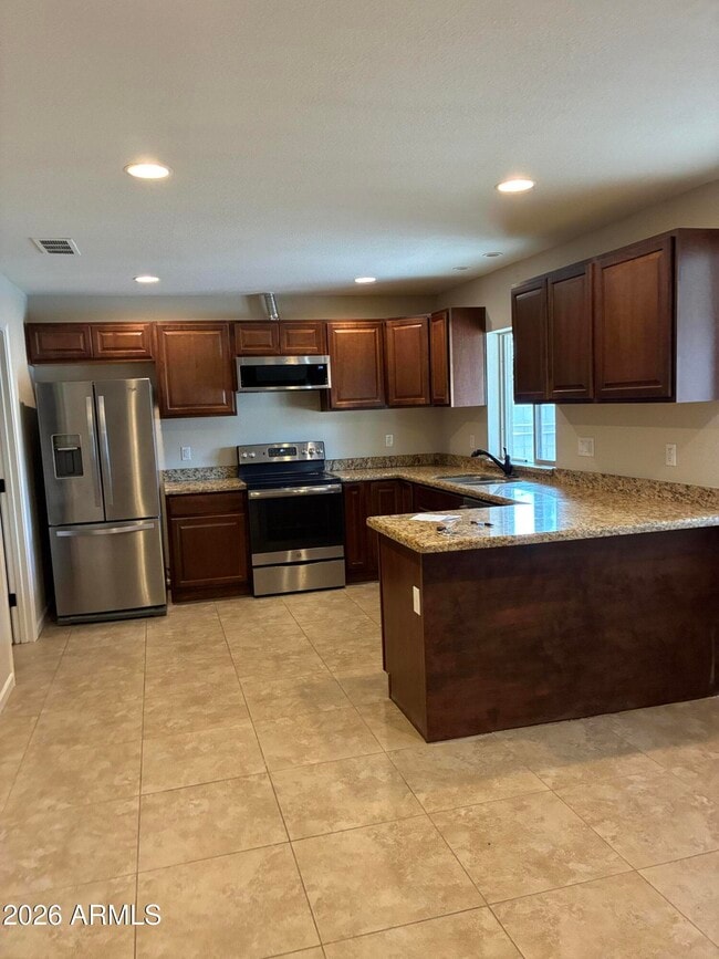 Building Photo - 2058 E Fremont Dr