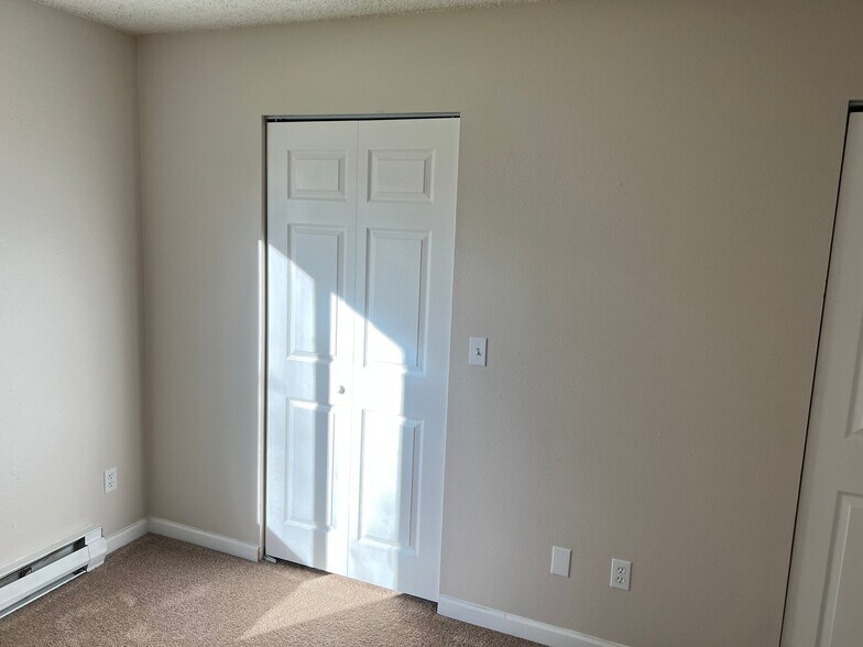 Building Photo - 4610 Reka Dr