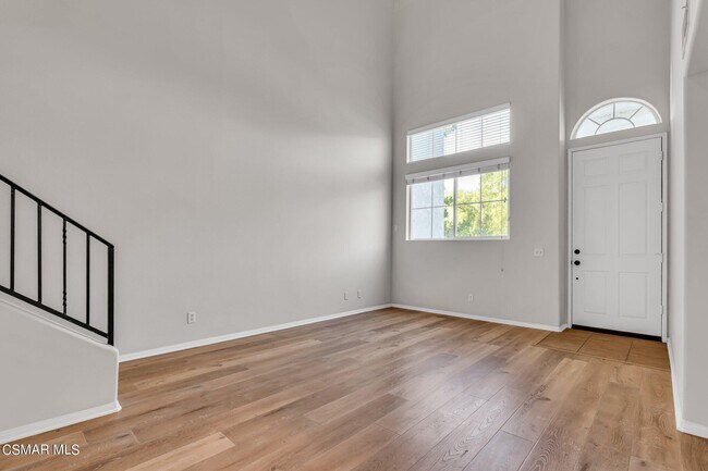 Building Photo - 315 Westlake Vista Ln