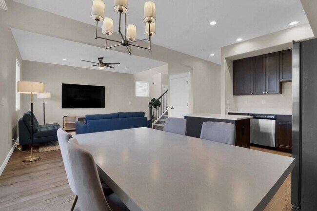 Building Photo - 3792 Venice Grove