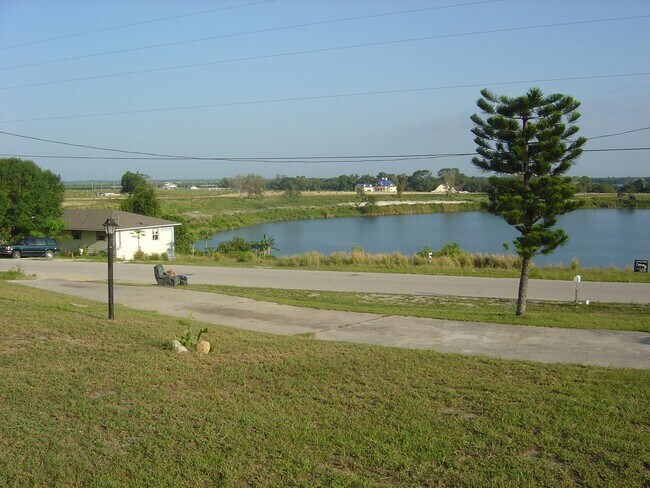 Building Photo - 227 Lake Rachard Blvd