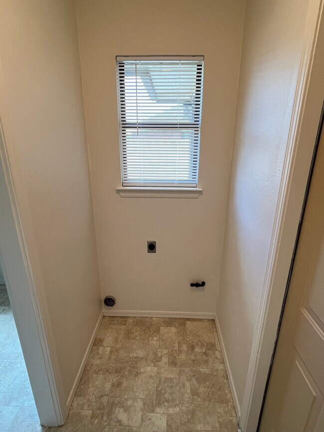 Building Photo - 1404 Bois D Arc Dr