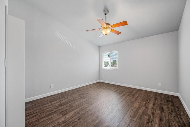 Building Photo - 1455 N Alma School Rd