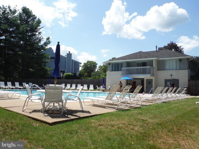 Building Photo - 32 Wyckwood Ct