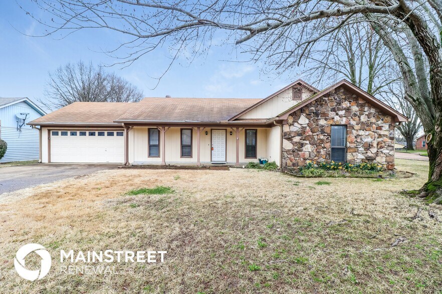 Primary Photo - 3902 Clover Hill Dr
