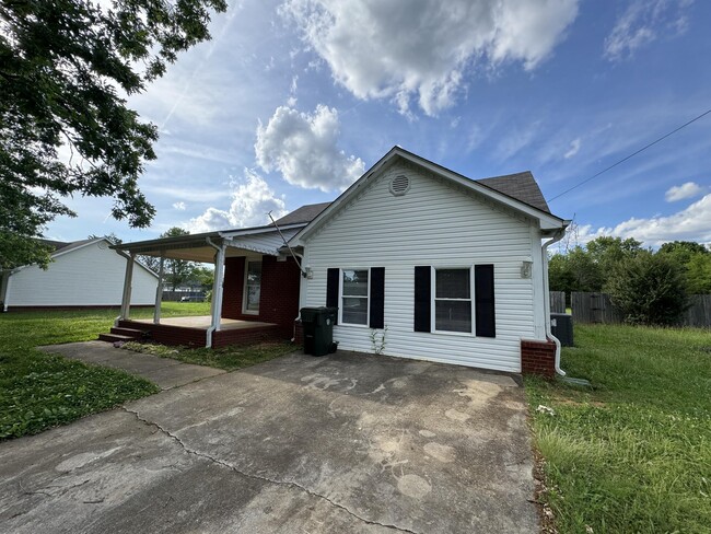 Building Photo - 105 Ed Milner Dr