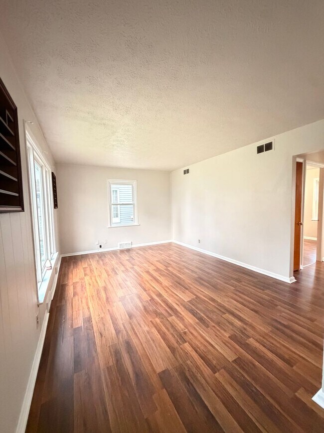 Building Photo - 5503 Allanwood Rd