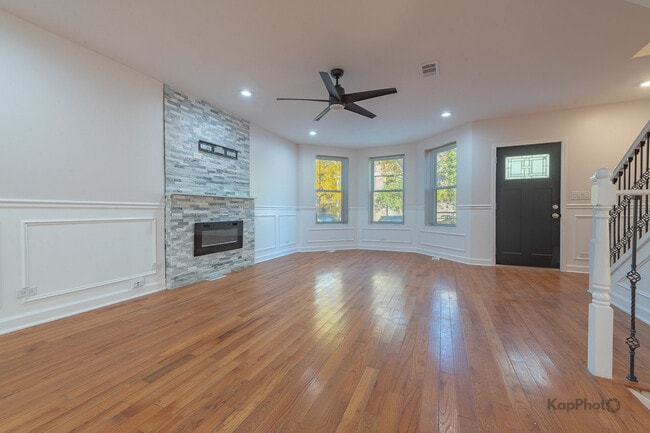 Building Photo - 527 N Ridgeway Ave