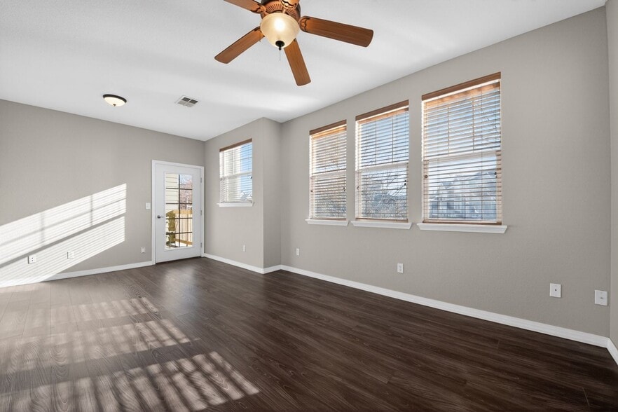 Building Photo - 15455 Canyon Rim Dr