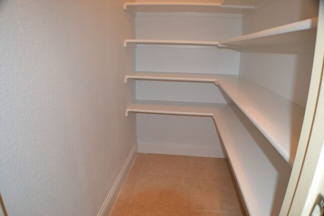 Building Photo - 6 Bed 4 Bath House for Lease - Plano - GOOD LOCATION!