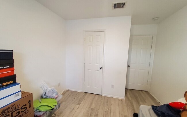 Building Photo - 27022 Breakaway Ln