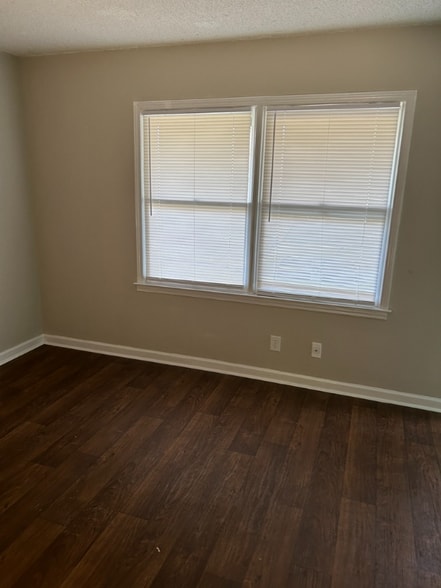 Building Photo - 135-137 Park St