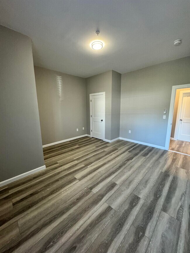 Building Photo - 45 Monarch Wy