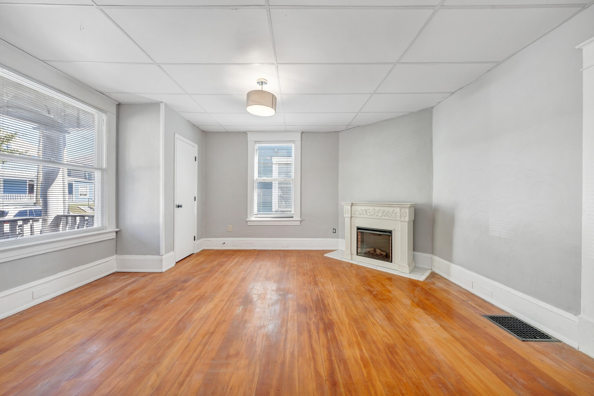 Building Photo - 812 Marshall Ave SW