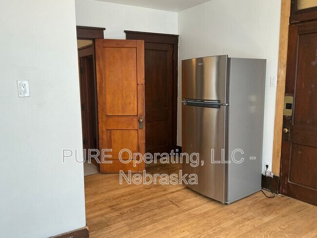 Building Photo - 120 N 6th St