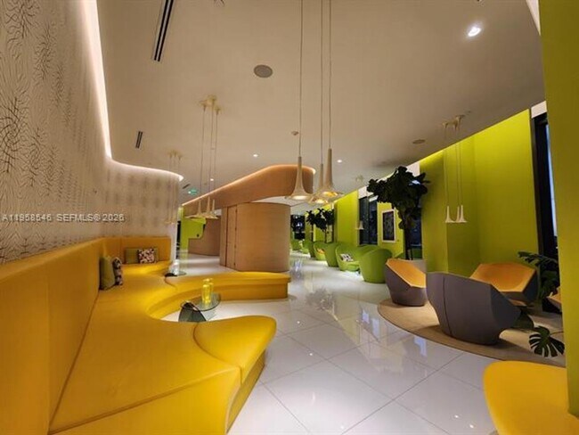 Building Photo - 501 NE 31st St