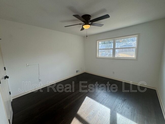 Building Photo - 2390 Tiffany Pl