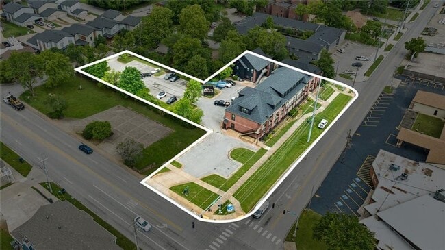 Building Photo - 1137 N Leverett Ave