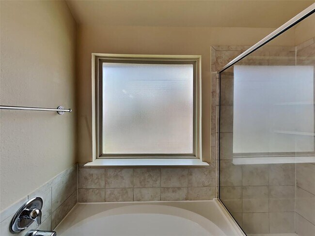 Building Photo - 33217 Wedgewood Dr
