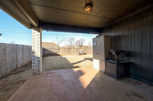 Building Photo - 465 Compass Dr
