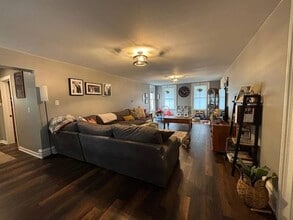 Building Photo - 122 Saratoga Ave