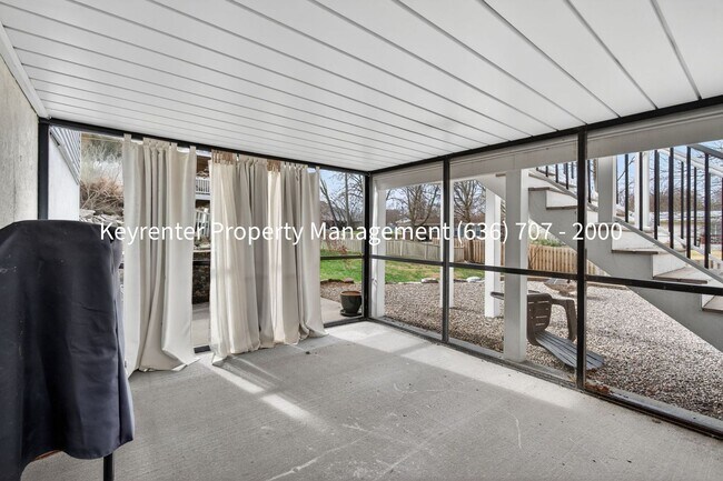 Building Photo - Spacious 3BR Home with Finished Basement in St. Charles