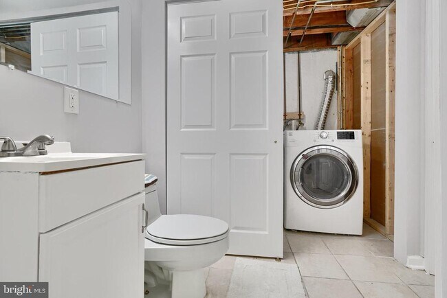 Building Photo - 2845 Plainfield Rd