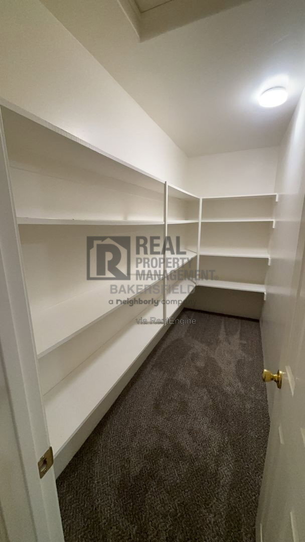 Building Photo - 9913 Pavilion Dr
