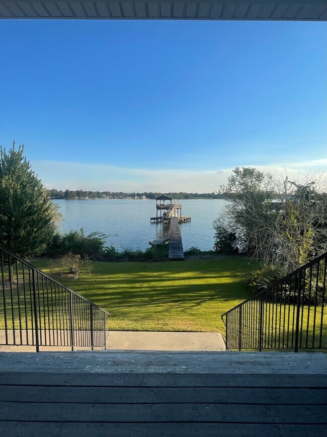 Building Photo - 1200 E Main St