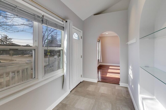 Building Photo - 440 W Main St