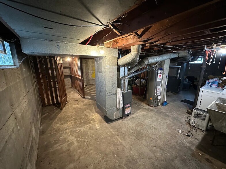 Building Photo - 712 Taunton Pl