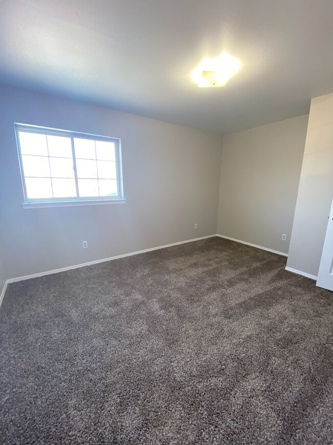 Building Photo - 1915 Cornell Ave