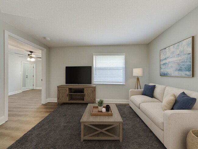 Building Photo - Beautiful 3 Beds 2 Baths Home in East Tampa!