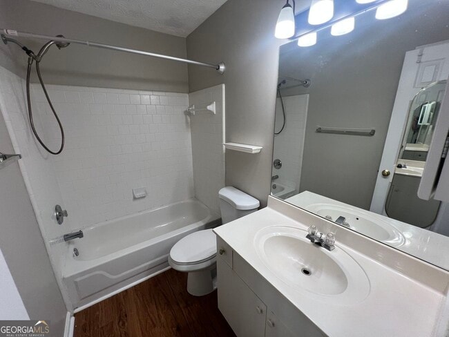 Building Photo - 3770 Oak Park Dr