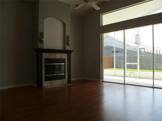 Building Photo - 6936 Cohasset Cir