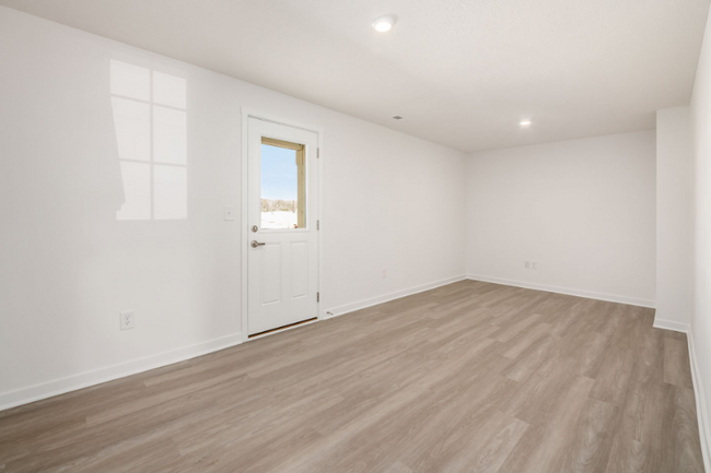 Building Photo - 132 Weeping Willow Dr