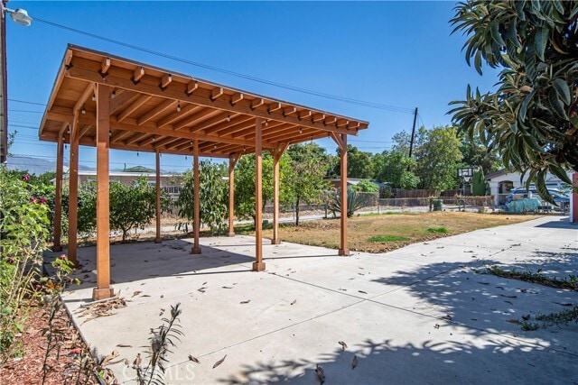 Building Photo - 4860 Elton St