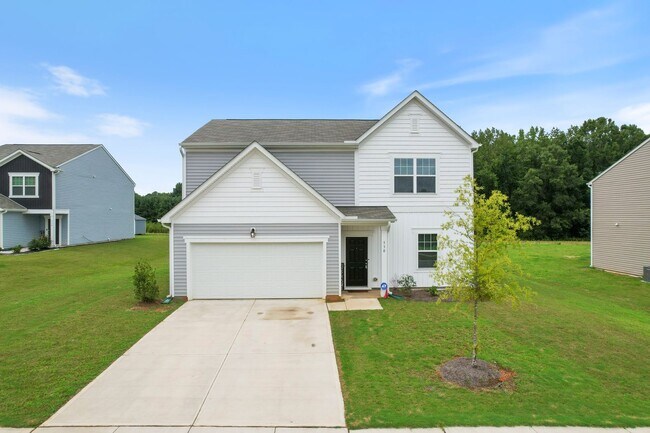 Building Photo - 4 bedroom 2.5 bathroom Single Family Home