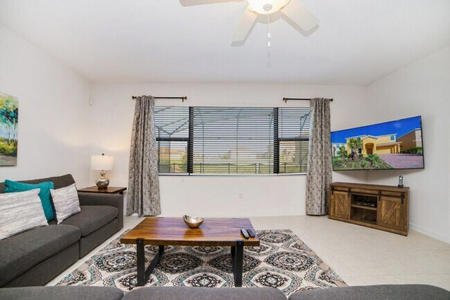 Building Photo - 2305 Providence Blvd